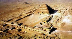 imhotep-djoser-pyramid